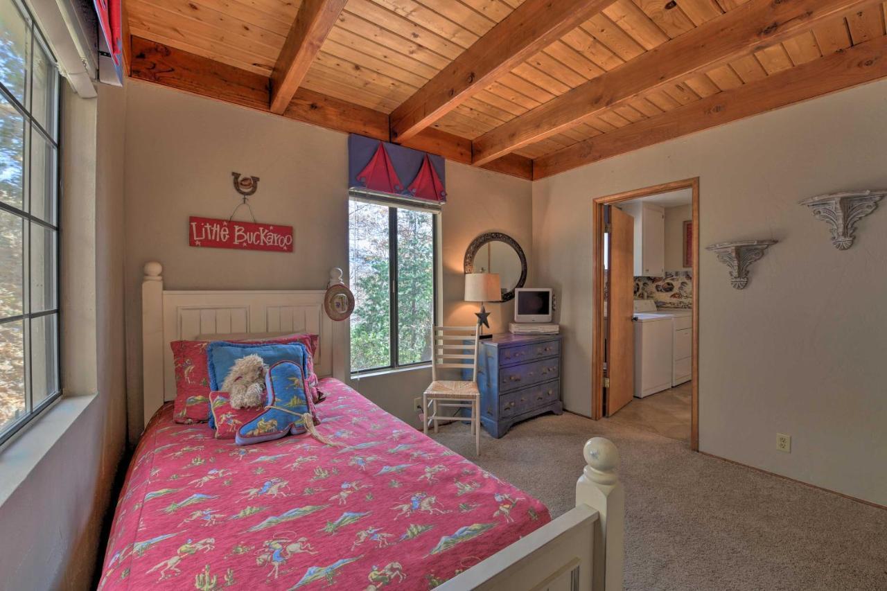 Mountainside Cabin With Deck - 16 Miles To Skiing! Villa Lake Arrowhead Exterior photo